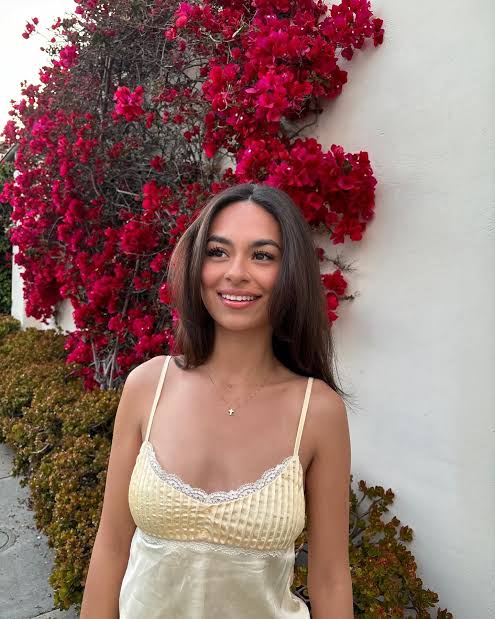 Giselle Lomelino Biography: Age, Boyfriend, Parents, Siblings, Height, Net Worth, Movies & TV Shows, Videos