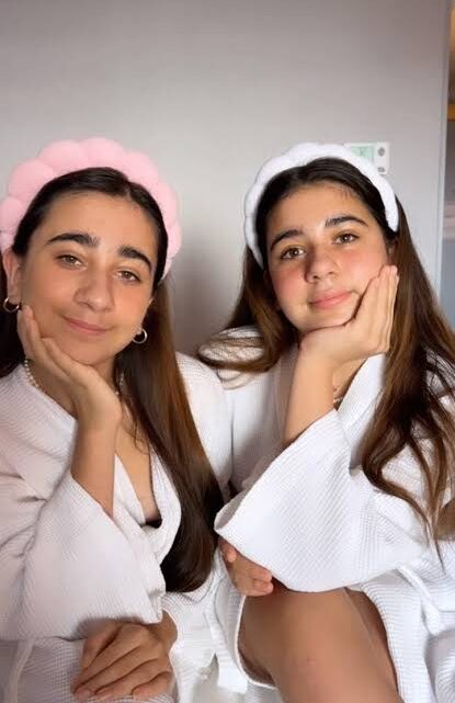 Chloe Biography: Age, Height, Net Worth, Parents, Twin Sister, Boyfriend, The Royal Twins, Instagram