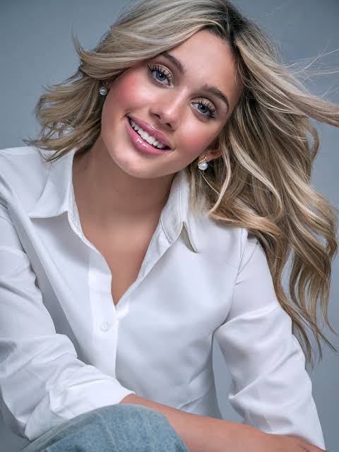 Hailey Jayne Smith Biography: Age, Height, Net Worth, Parents, Siblings, Boyfriend, Cheerleading Titles, Career