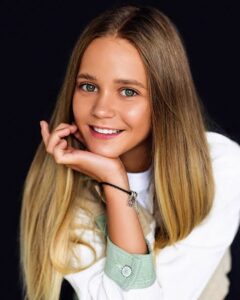 Alisa Samsonova - Biography