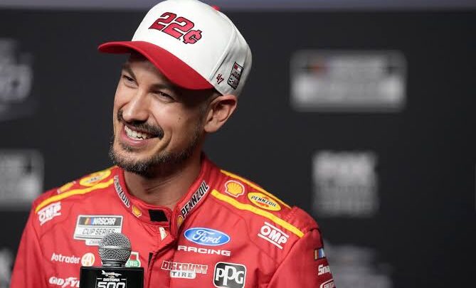 Joey Logano Biography: Age, Wife, Kids, Height, Net Worth, Parents, Sister, Championships, Cup Series