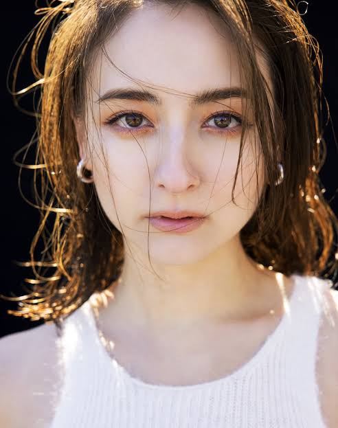 Elli Rose Biography: Age, Height, Net Worth, Parents, Boyfriend, DJ Career, Instagram