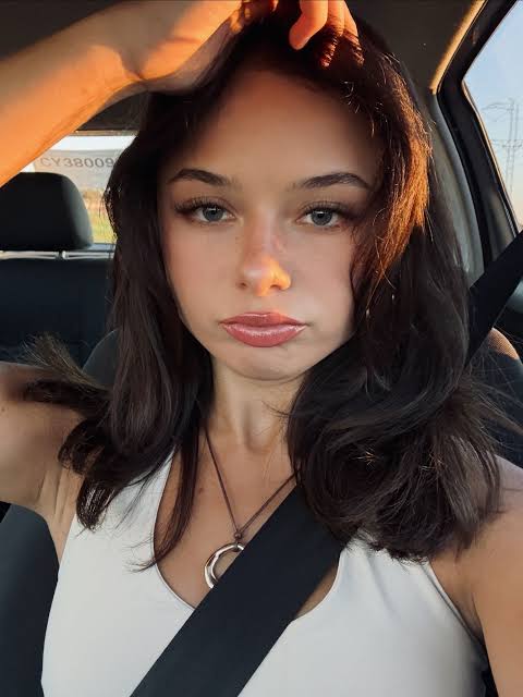 Mila G Biography: Age, Height, Boyfriend, Parents, Net Worth, Career, Instagram, Business