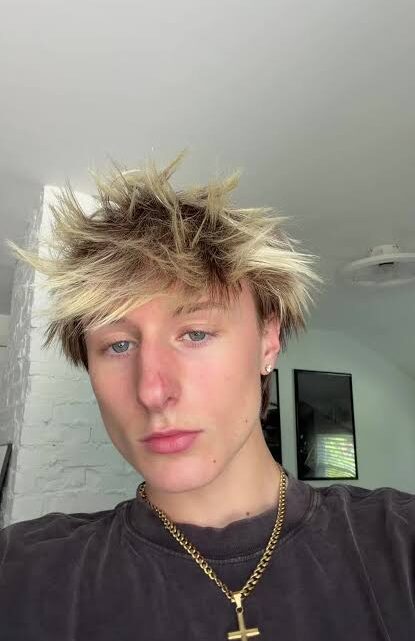 Cody Kilgour Biography: Age, Height, Net Worth, Parents, Sister, Girlfriend, TikTok, Instagram