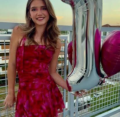 Austyn Ryli Biography: Age, Height, Net Worth, Parents, Brother, Boyfriend, TikTok, Sidelines Society