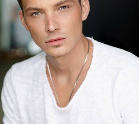 Chris Schellenger Biography: Age, Height, Net Worth, Parents, Girlfriend, Movies & TV Shows, Instagram, Career