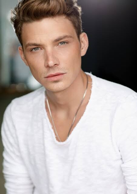 Chris Schellenger Biography: Age, Height, Net Worth, Parents, Girlfriend, Movies & TV Shows, Instagram, Career