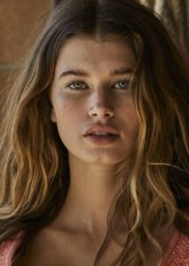 Sienna Raine - Biography