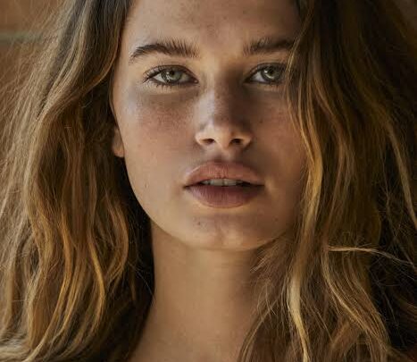 Sienna Raine Biography: Age, Height, Net Worth, Ex-Boyfriend, Parents, Career, TikTok