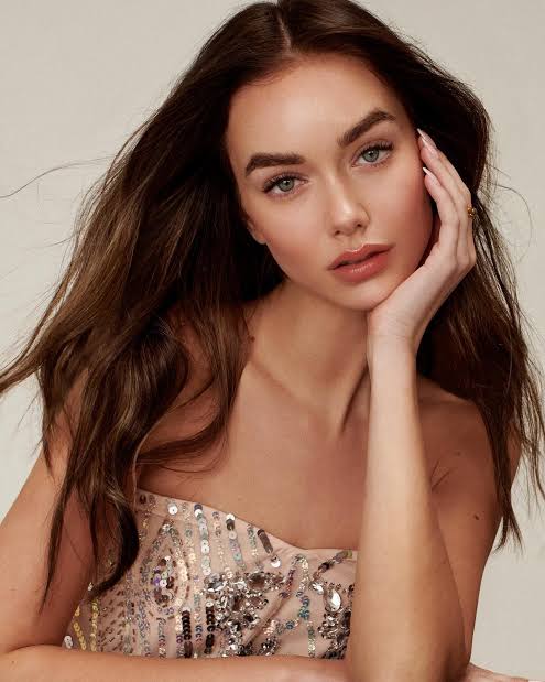 Josie Lane Biography: Age, Height, Net Worth, Boyfriend, Parents, Sister, Career, Instagram