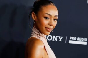 Bella Harris - Biography