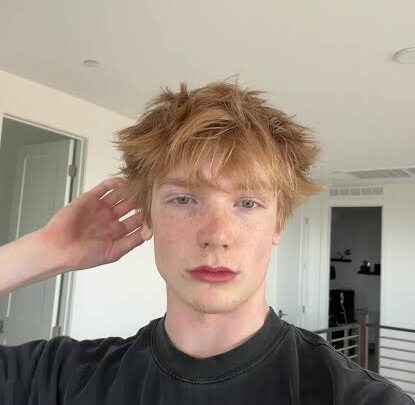 Karful Biography: Age, Height, Parents, Net Worth, Girlfriend, Roblox Channel, Real Name, Religion