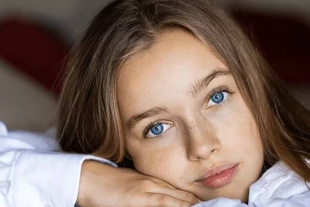 Emilia Danielle Biography: Age, Height, Net Worth, Parents, Brother, Boyfriend, TV Shows, Instagram