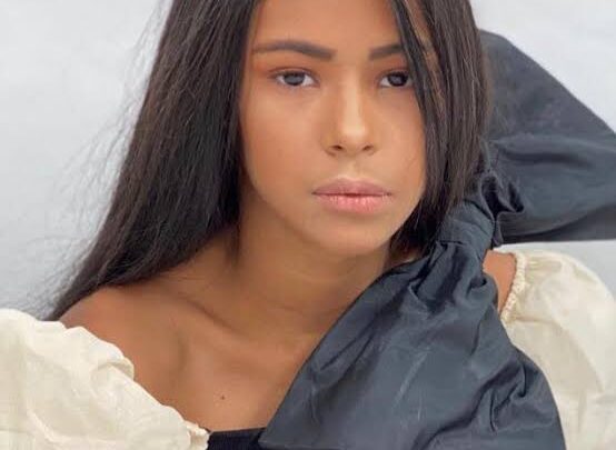 Wenny Isa Biography: Age, Height, Net Worth, Parents, Siblings, Boyfriend, Songs, Instagram