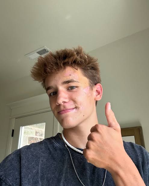Rhett LeRoy Biography: Age, Height, Parents, Siblings, Net Worth, Girlfriend, The LeRoys, Real Name, Religion