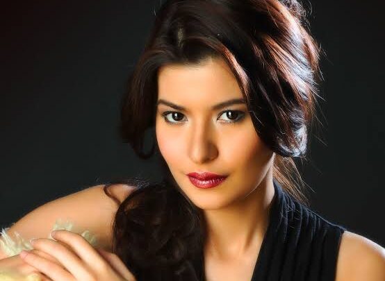 Assunta De Rossi Biography: Age, Husband, Daughter, Net Worth, Parents, Siblings, Height, Movies & TV Shows
