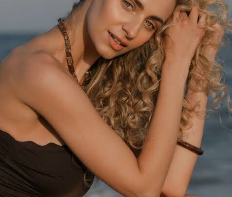 Izzy Model Biography: Age, Height, Net Worth, Parents, Brother, Boyfriend, Movies, Instagram