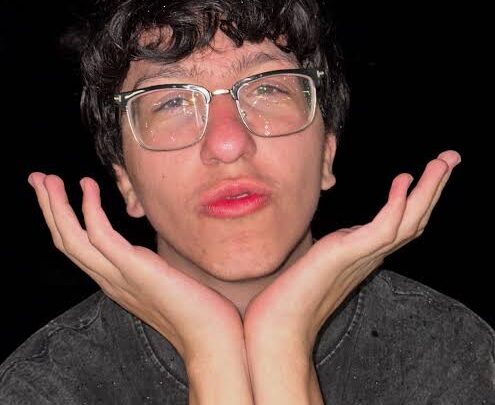 Nadwe Biography: Age, Net Worth, YouTube, Parents, Siblings, Girlfriend, Socksfor1, Minecraft