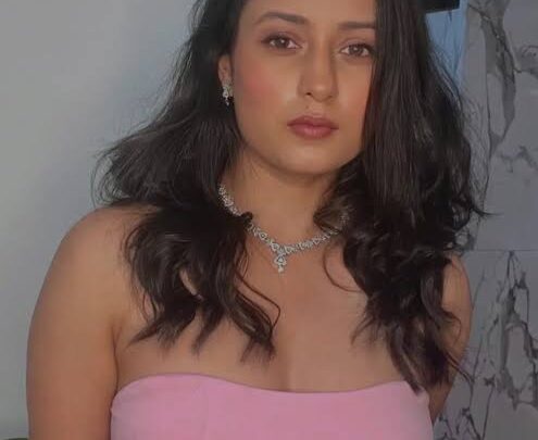 Kanika Tiwari Biography: Age, Boyfriend, Height, Parents, Net Worth, Movies, Agneepath, Siblings