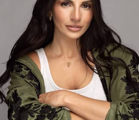 Jacinta Gulisano Biography: Age, Husband, Height, Parents, Siblings, Net Worth, Songs, Boyfriend, TV Shows