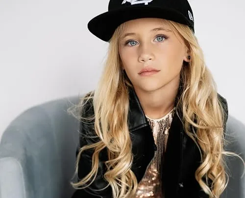Parker Annabelle Biography: Boyfriend, Age, Net Worth, Height, Instagram, Nationality