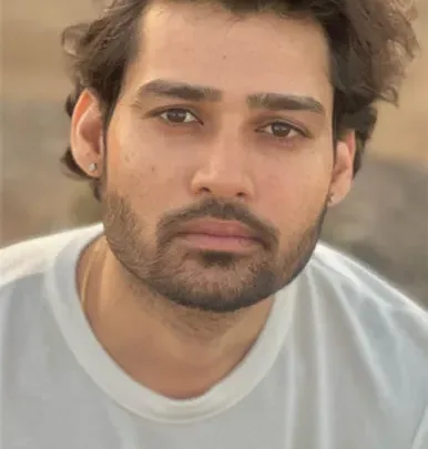 Karan Verma Biography: Movies & Web Series, Age, Parents, Siblings, Height, Net Worth, Girlfriend, Indian Army, Education, Religion