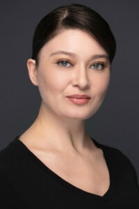 Nurgül Yeşilçay - Biography