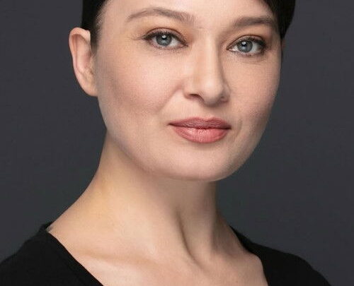 Nurgül Yeşilçay Biography: Husband, Age, Son, Height, Net Worth, Parents, Boyfriend, Movies & TV Shows