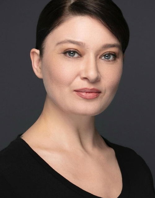 Nurgül Yeşilçay Biography: Husband, Age, Son, Height, Net Worth, Parents, Boyfriend, Movies & TV Shows