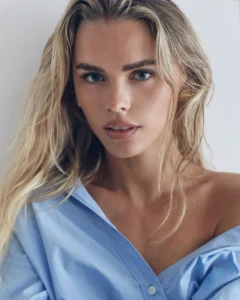 Hollie Ford - Biography