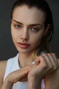 Laura Niemas - Biography