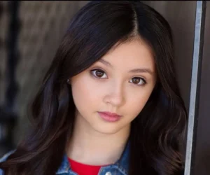 Layla Acosta - Biography