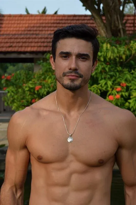 Lucas Gil - Biography