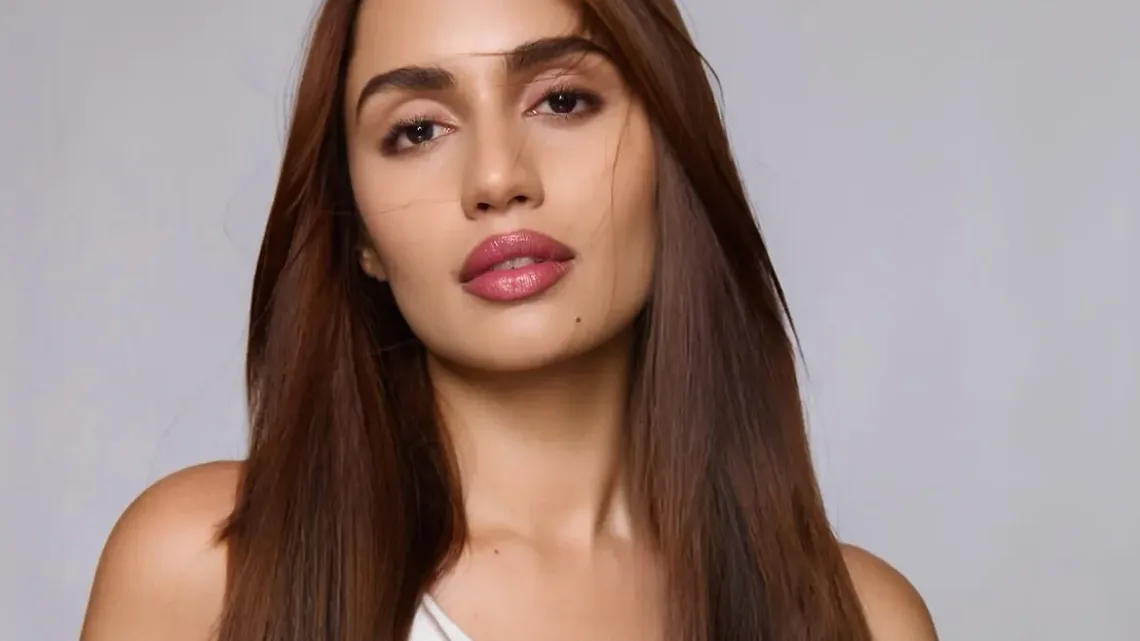 Anushka Luhar Biography: Instagram, Age, Siblings, Net Worth, Height, Parents, Movies