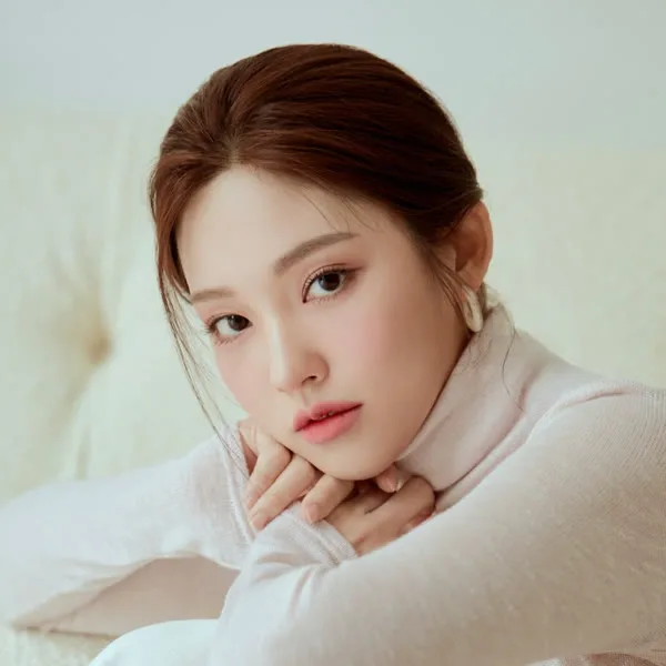 Lee Si-woo Biography: Nationality, Boyfriend, Net Worth, Height, Age, Awards, Movies