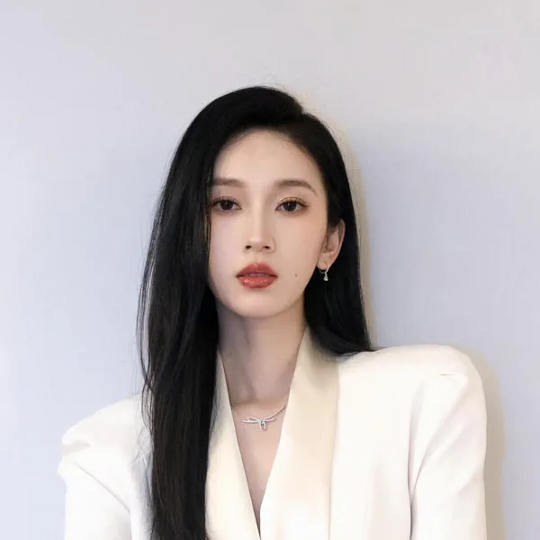 Lingzi Liu - Biography