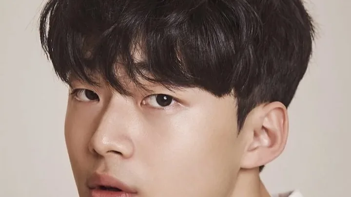 Kim Kang-min Bio: TV Shows, Age, Height, Net Worth, Parents, Siblings, Instagram, Girlfriend