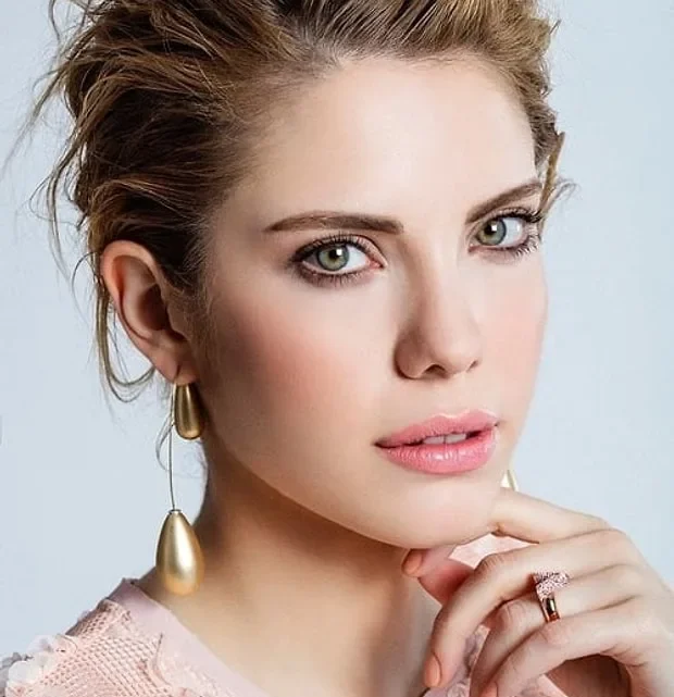 Melina Ozturk Biography: Age, Height, Parents, Boyfriend, Net Worth, Career, Movies, Instagram