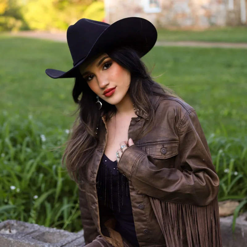 Savannah Rae - Biography