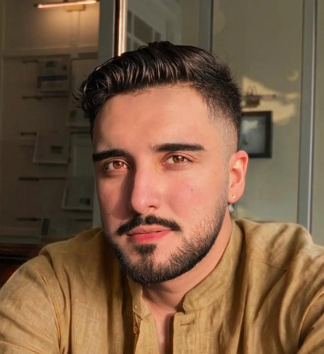 Komail Anam - Biography