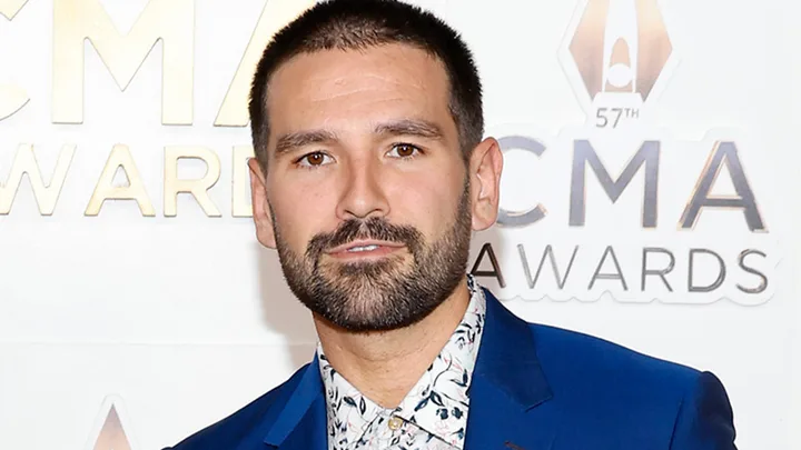 Shay Mooney Biography: Sisters, Children, Height, Net Worth, Songs, Albums, Age, Wife, Parents, YouTube, Ethnicity