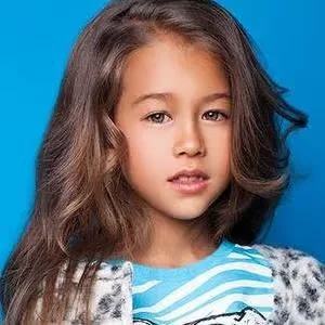 Mia Stecker Biography: Net Worth, Age, Parents, Height, Instagram, Horror Films