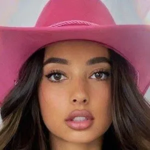 Dani Torres Biography: Boyfriend, Age, Net Worth, Family, Instagram, Height