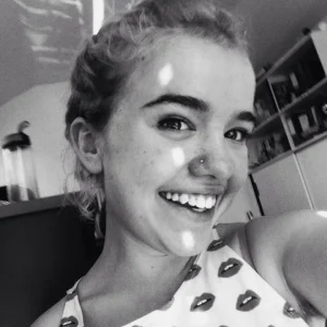 NeonIndieGirl - Biography