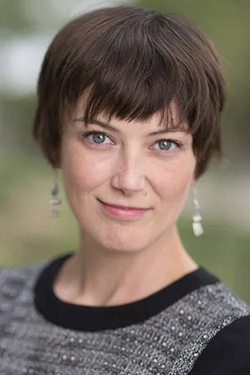 Elyse Sewell - Biography