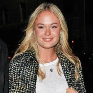 Ella Willis - Biography
