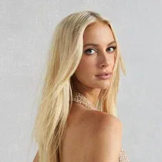 Nicole Peters - Biography