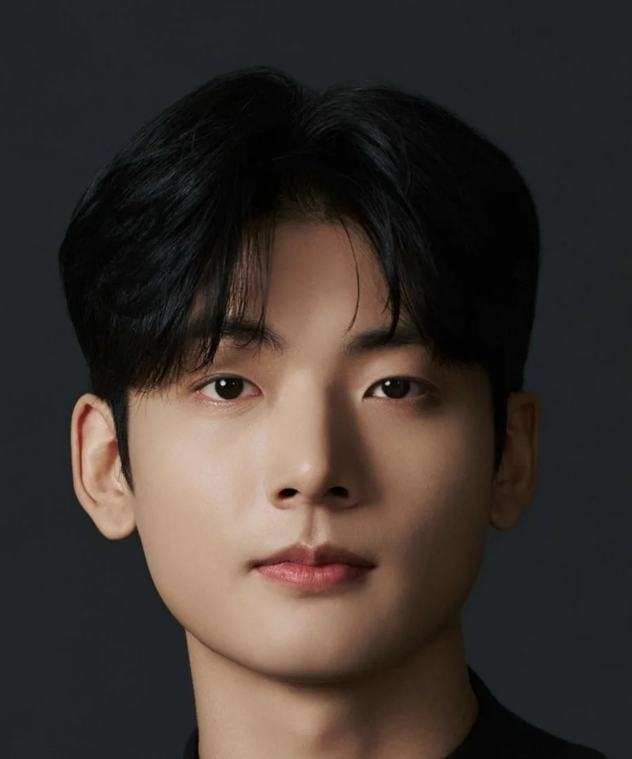Seo Young-joo - Biography