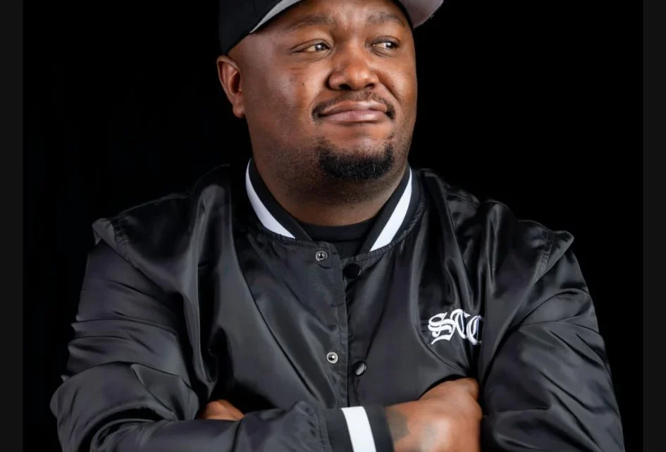 Skhumba Biography: Awards, Children, Films, Ethnicity, Age, Net Worth, Siblings, Parents, Wife Skhumba Biography: Awards, Children, Films, Ethnicity, Age, Net Worth, Siblings, Parents, Wife